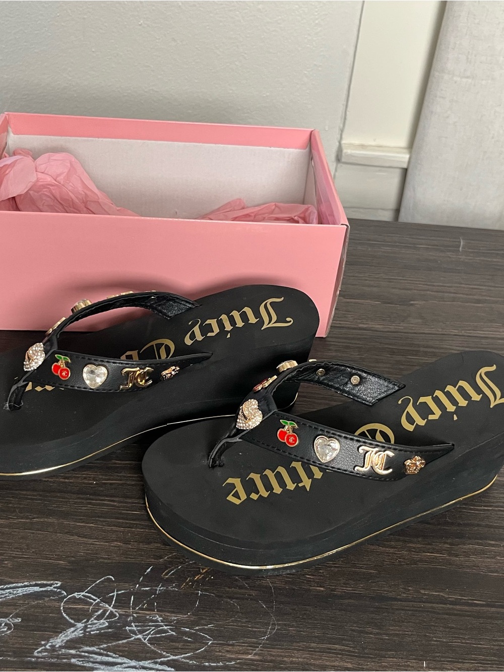 Juicy Couture Women's Black Embellished Wedge Flip Flops NIB size 8 cherry gold - Picture 4 of 7